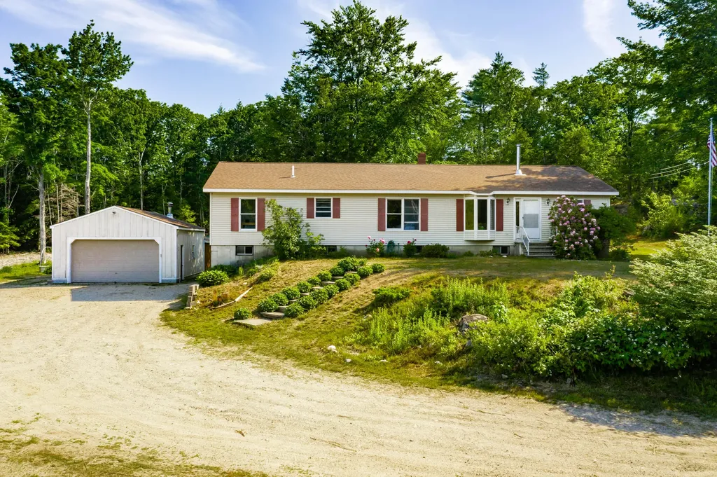 430 Ridge Road Bowdoinham ME 04008