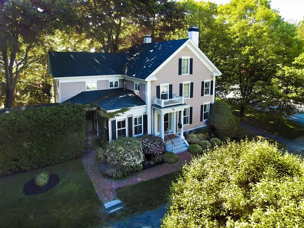 98 Winthrop Street Augusta ME 04330