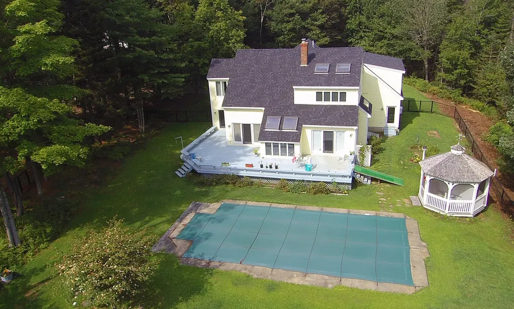 95 Black Road S Searsport ME 04974