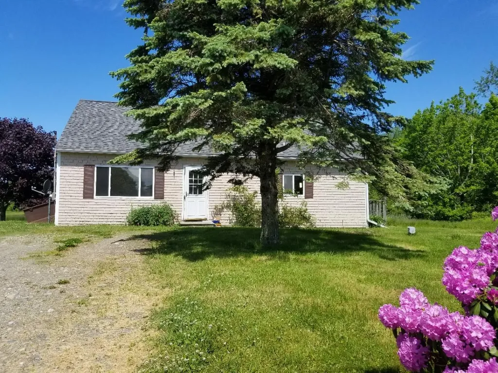 11 Martin Point Road Friendship ME 04547