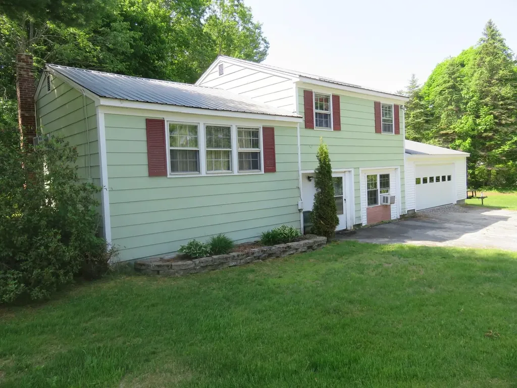 28 Sherwood Drive Augusta ME 04330