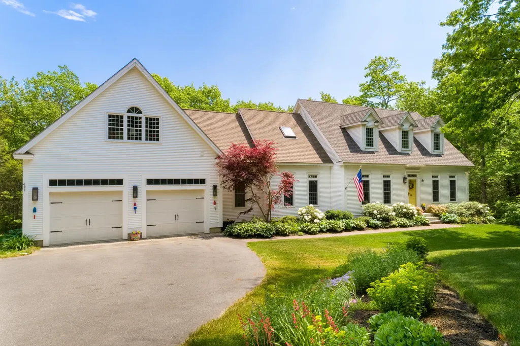 254 Upper Round Pond Road Bristol ME 04539