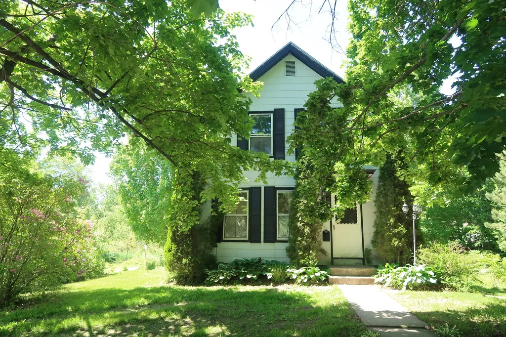 34 High Street Winthrop ME 04364