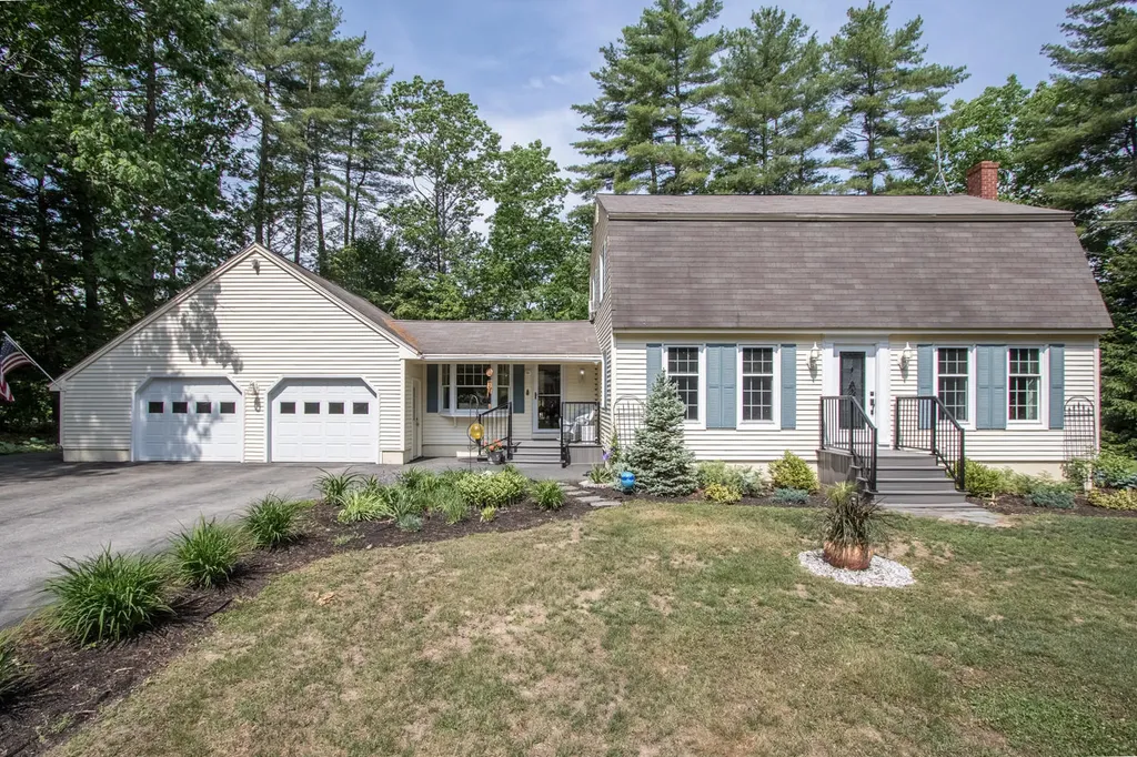23 Hillview Avenue Limerick ME 04048