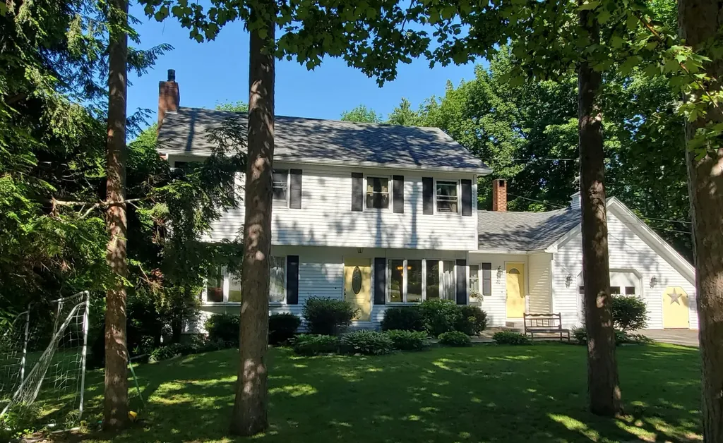 20 Mary Street West Gardiner ME 04345