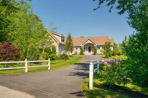 16 Zeitler Farm Road Brunswick ME 04011