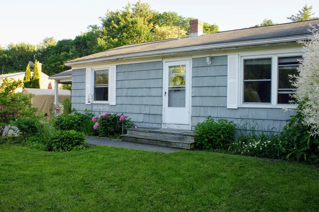 17 Church Street Scarborough ME 04074