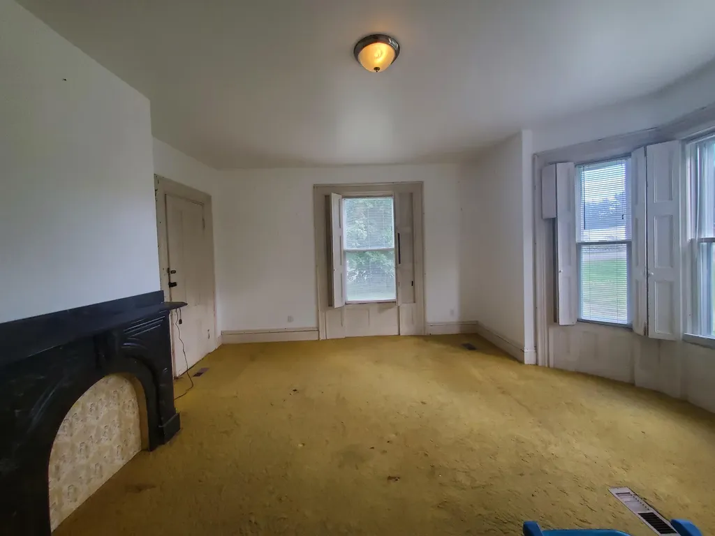 319 Enfield Road Lincoln ME 04457