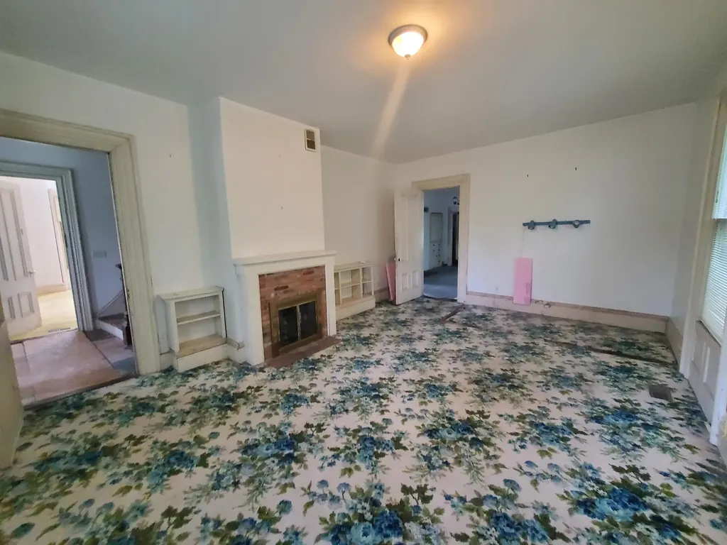 319 Enfield Road Lincoln ME 04457