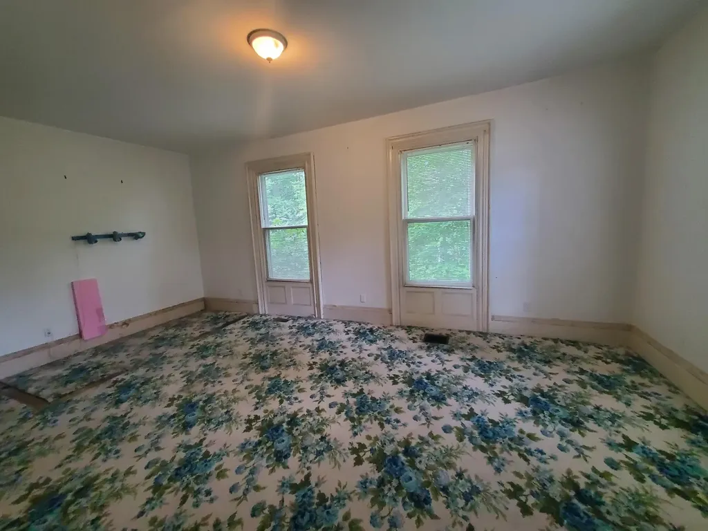 319 Enfield Road Lincoln ME 04457