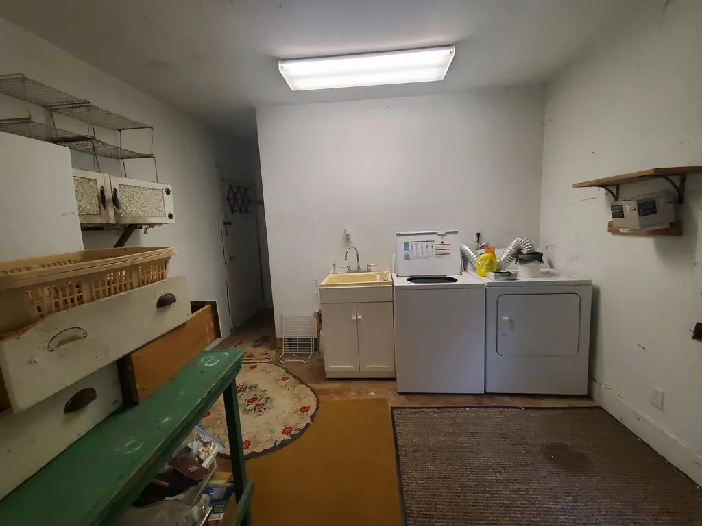 319 Enfield Road Lincoln ME 04457