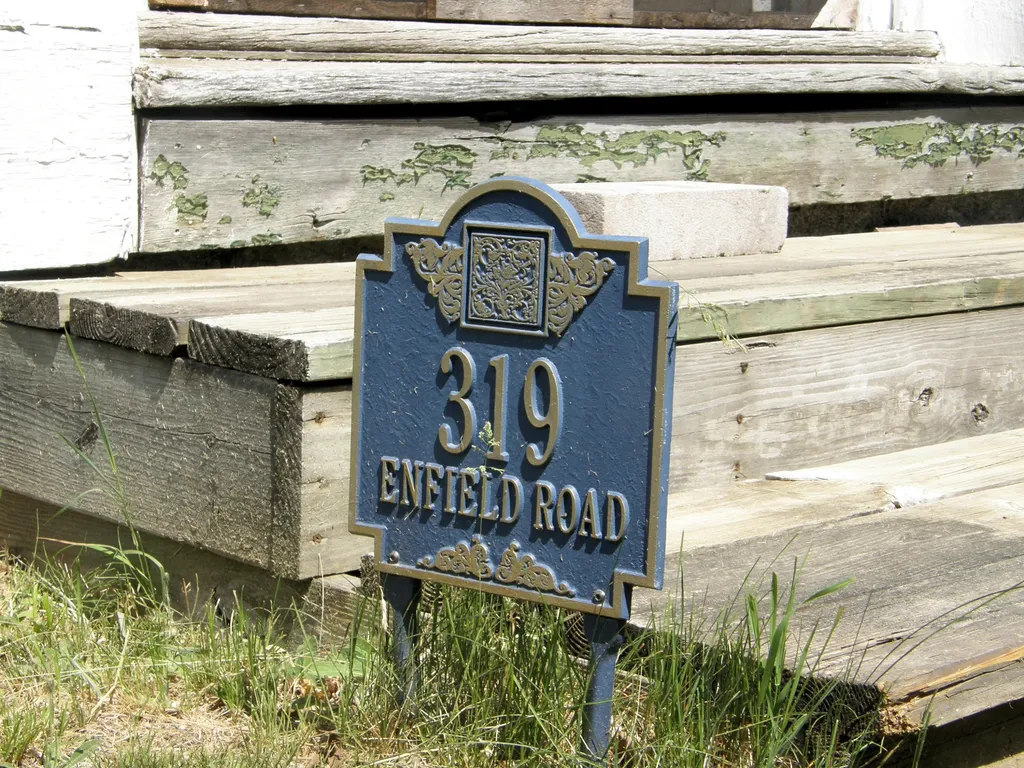 319 Enfield Road Lincoln ME 04457