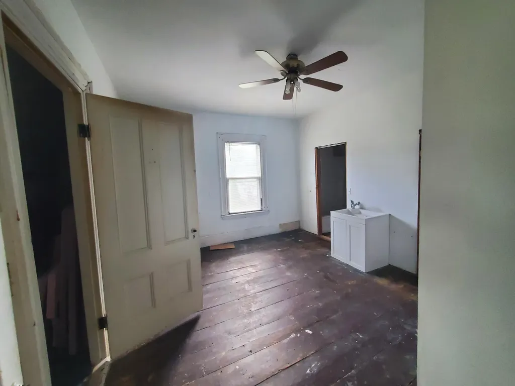 319 Enfield Road Lincoln ME 04457