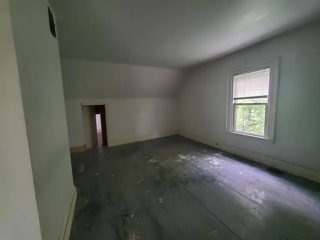 319 Enfield Road Lincoln ME 04457