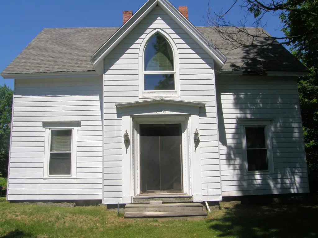 319 Enfield Road Lincoln ME 04457