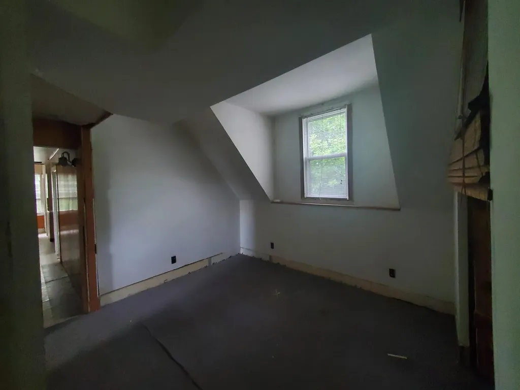 319 Enfield Road Lincoln ME 04457