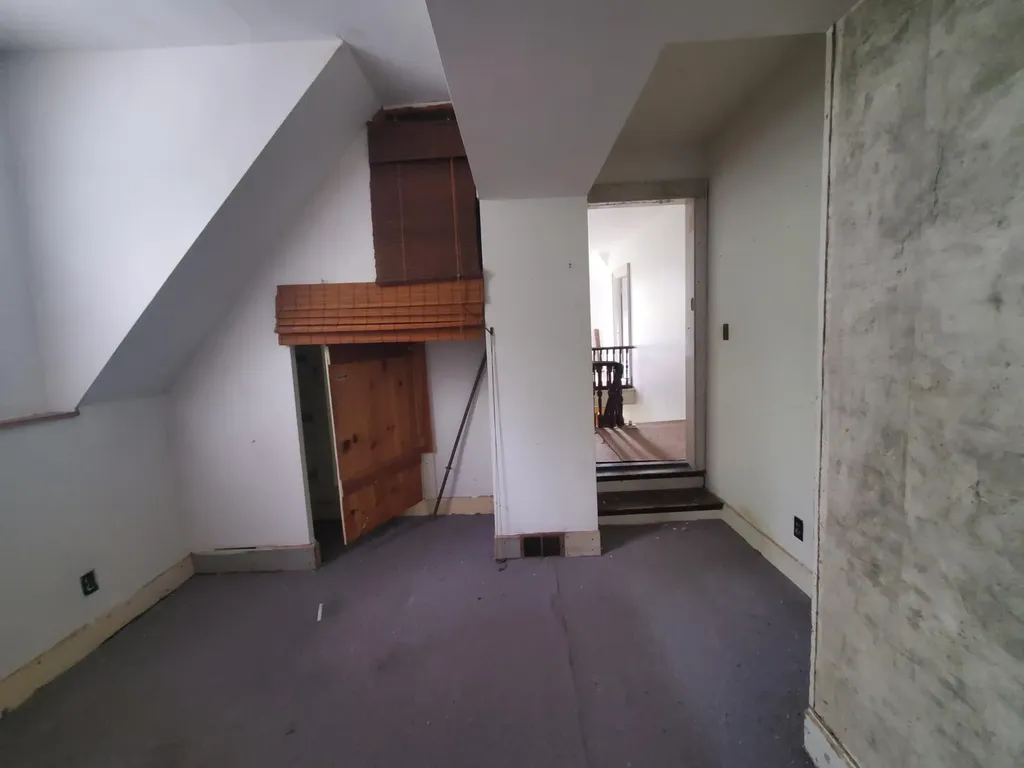 319 Enfield Road Lincoln ME 04457