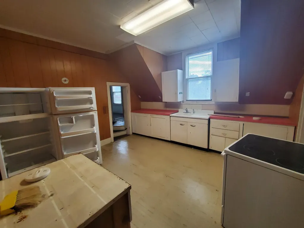 319 Enfield Road Lincoln ME 04457