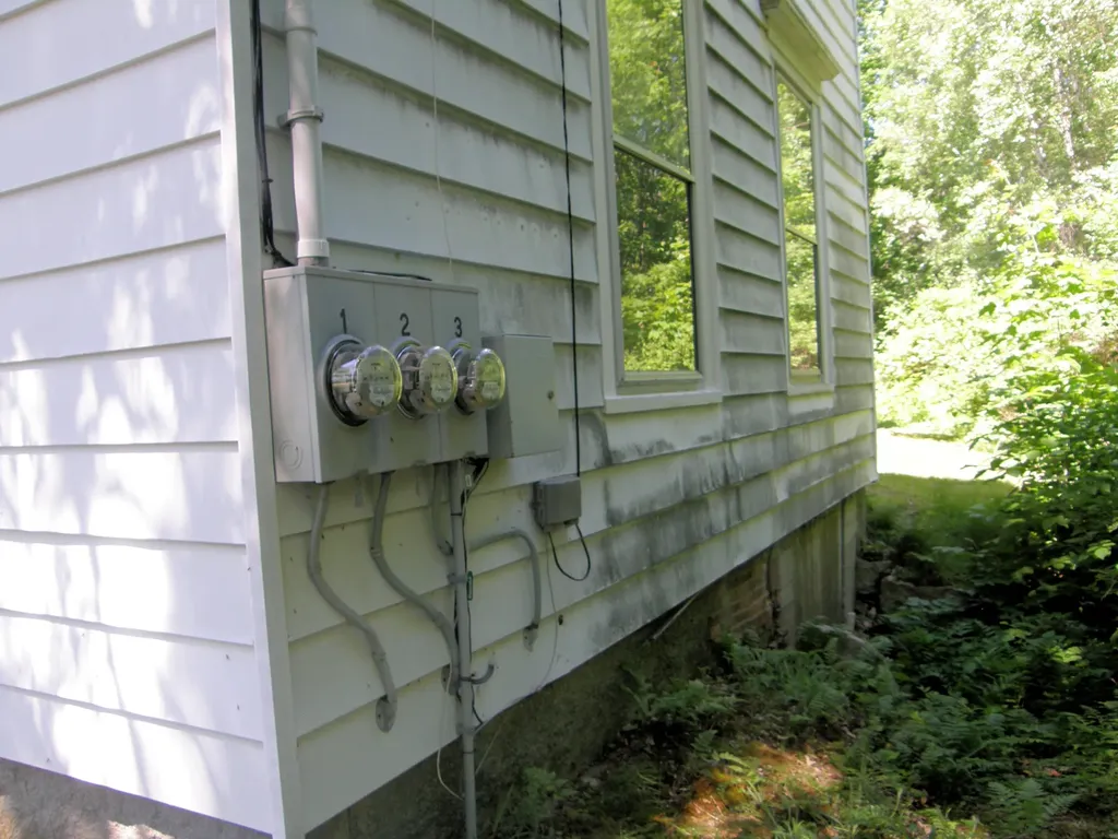 319 Enfield Road Lincoln ME 04457