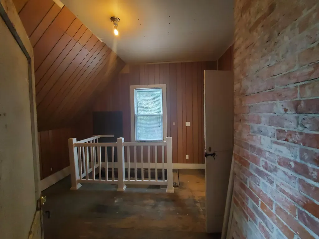 319 Enfield Road Lincoln ME 04457