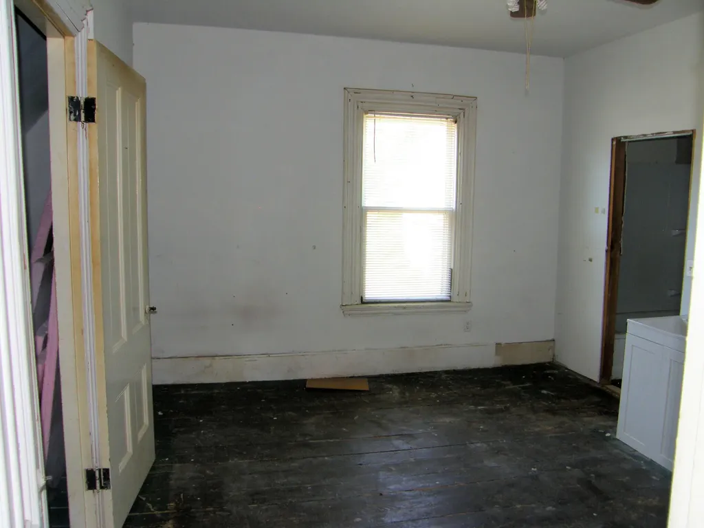 319 Enfield Road Lincoln ME 04457
