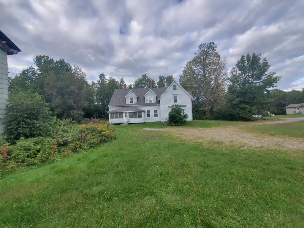 319 Enfield Road Lincoln ME 04457