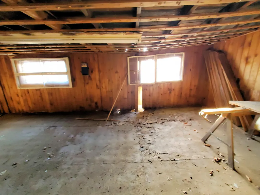 319 Enfield Road Lincoln ME 04457