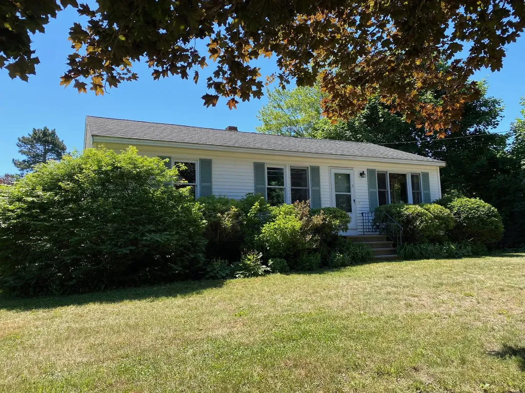 8 Alden Lane Gorham ME 04038