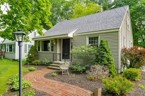 19 Sunset Lane Portland ME 04102