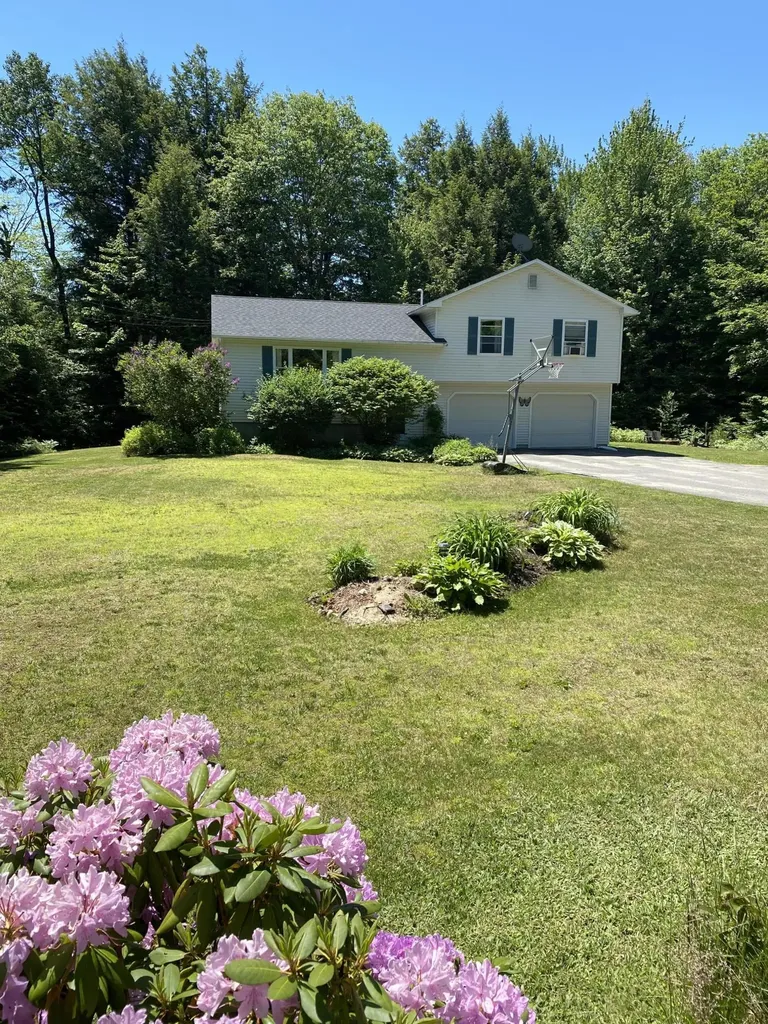 115 Mary Lane Oakland ME 04963