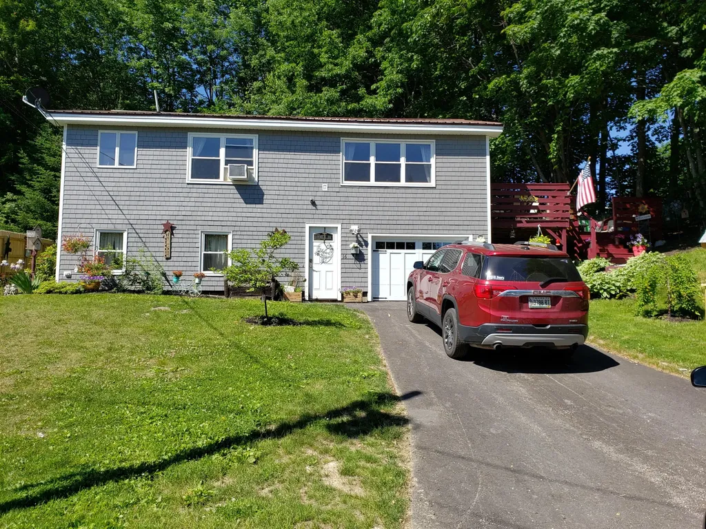 16 June Avenue Lewiston ME 04240