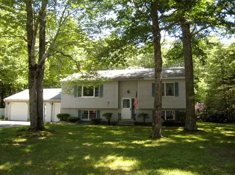 38 Eider Lane Topsham ME 04086