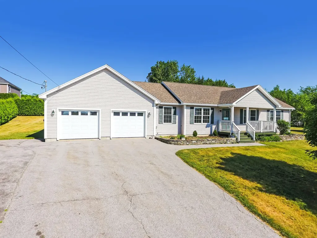 37 Hillview Drive Bangor ME 04401