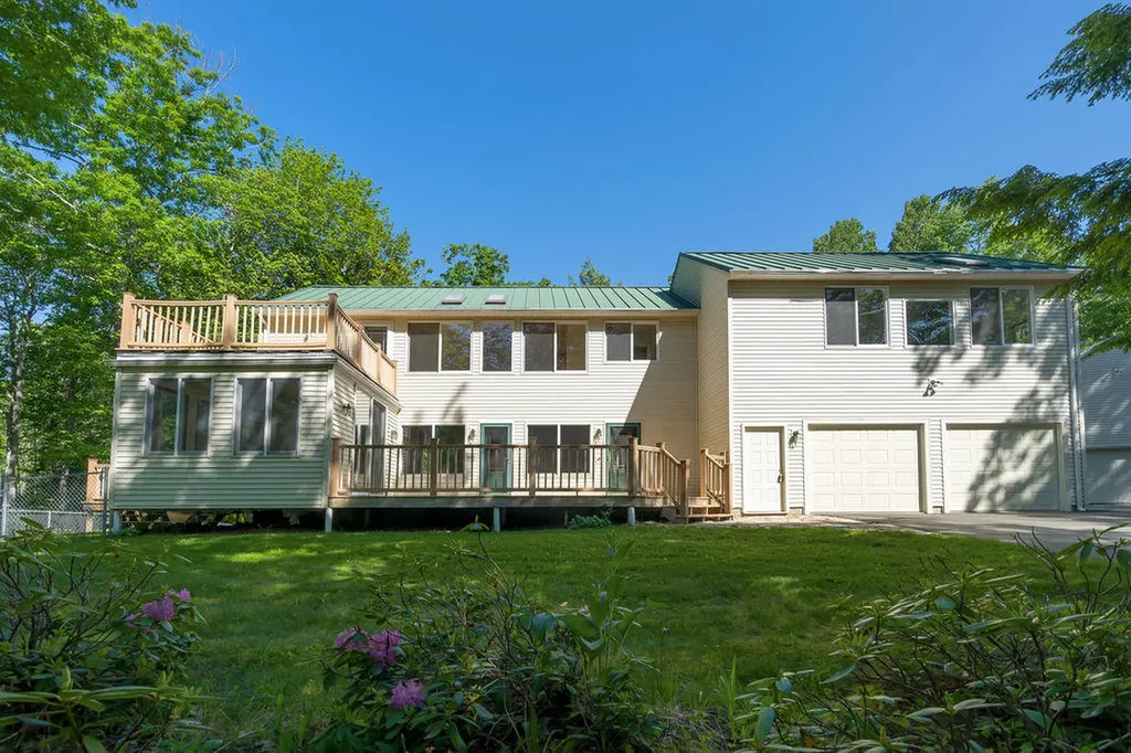 11 Roos Hill Drive Freeport ME 04032