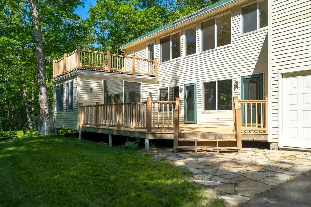 11 Roos Hill Drive Freeport ME 04032