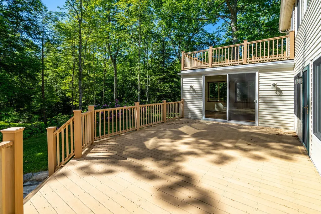 11 Roos Hill Drive Freeport ME 04032