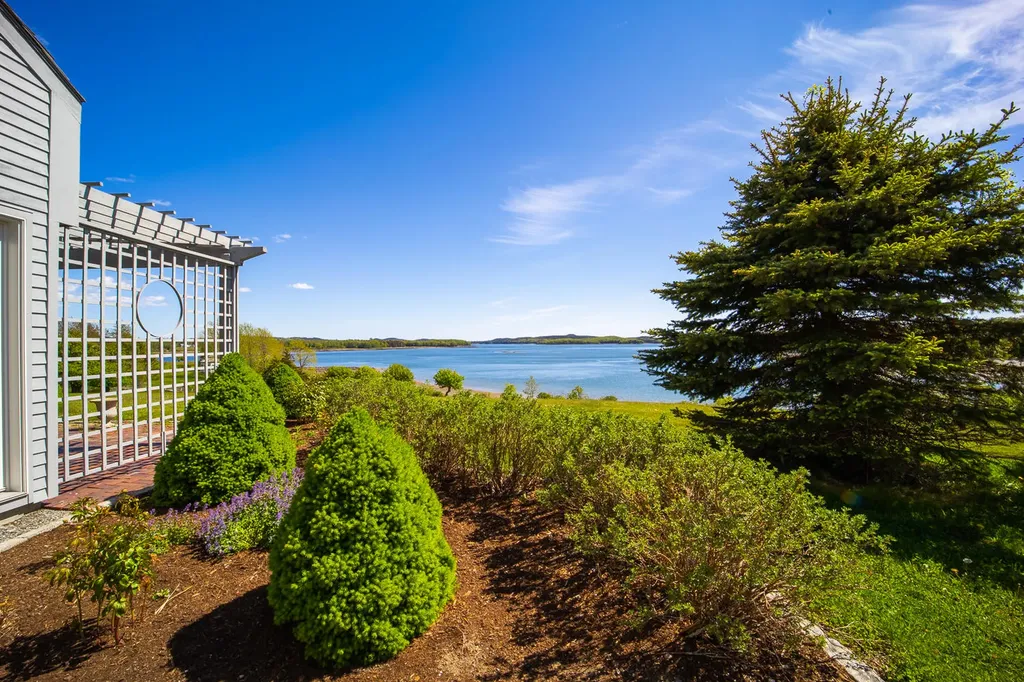 74 River House Road Castine ME 04421