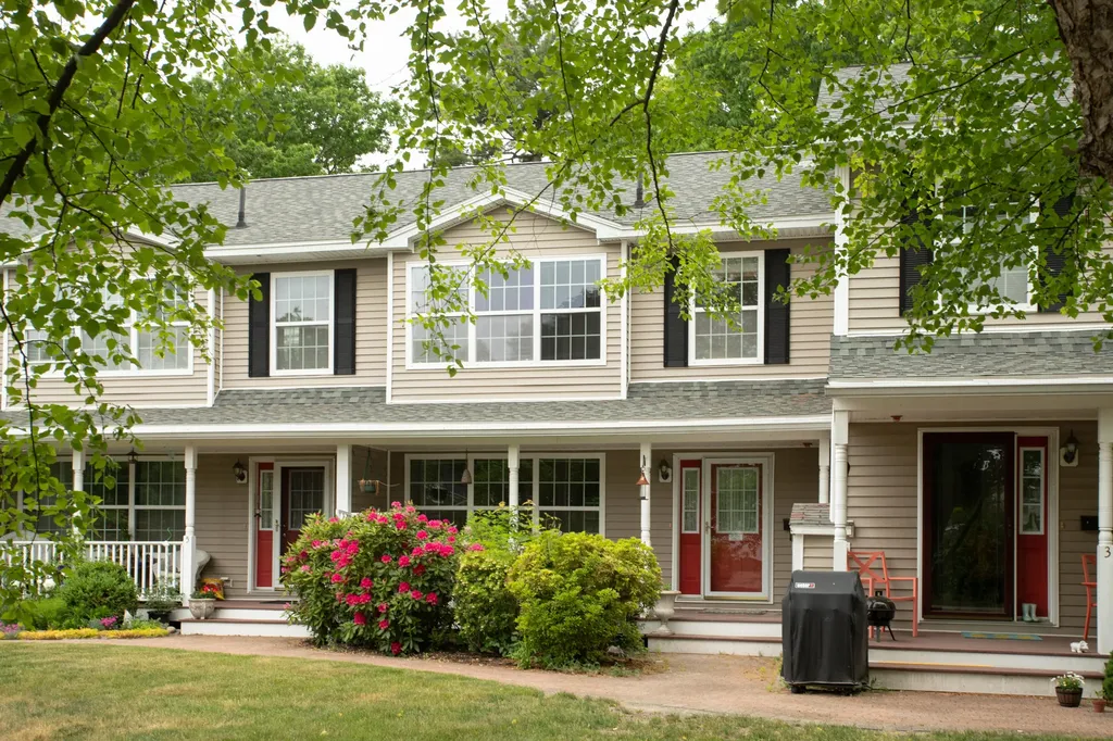 9 Main Street Kittery ME 03904