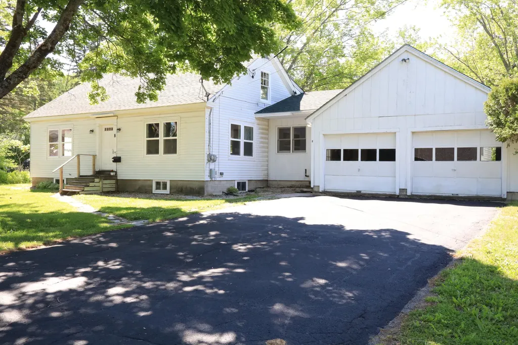 8 Chapel Road Orono ME 04473