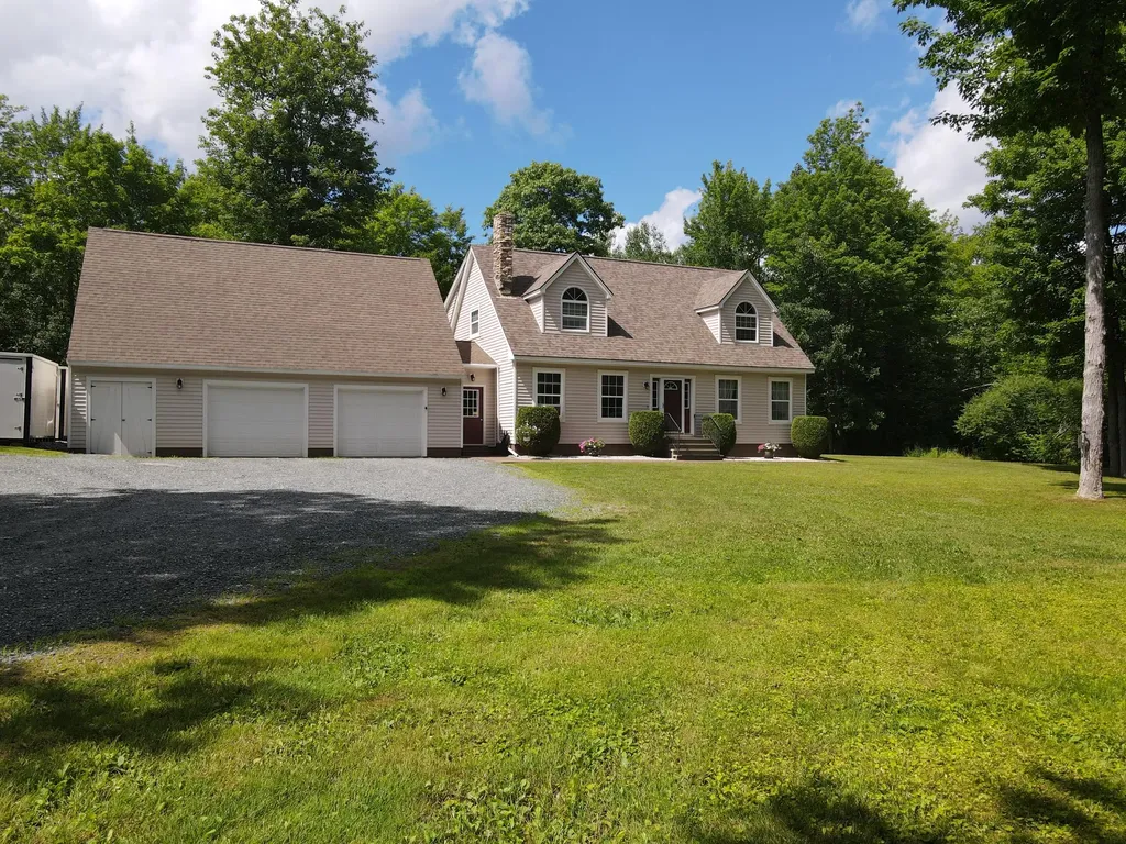 31 Oak Wood Drive Holden ME 04429