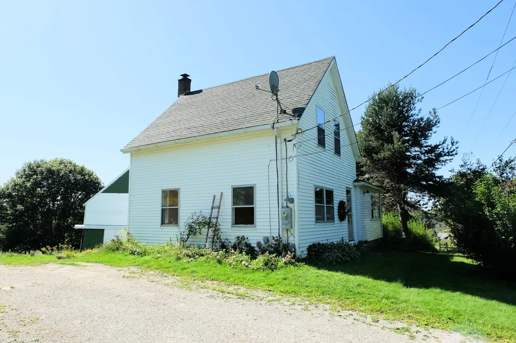 12 Smalleytown Road Saint George ME 04860