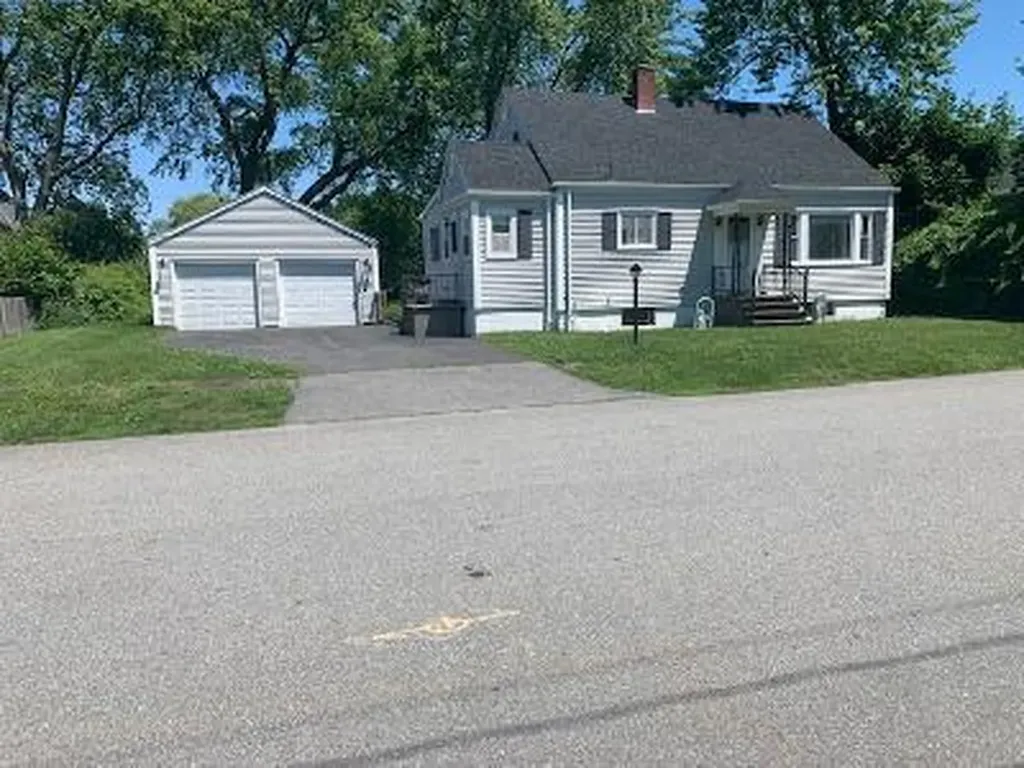 21 Hodgins Street Portland ME 04103