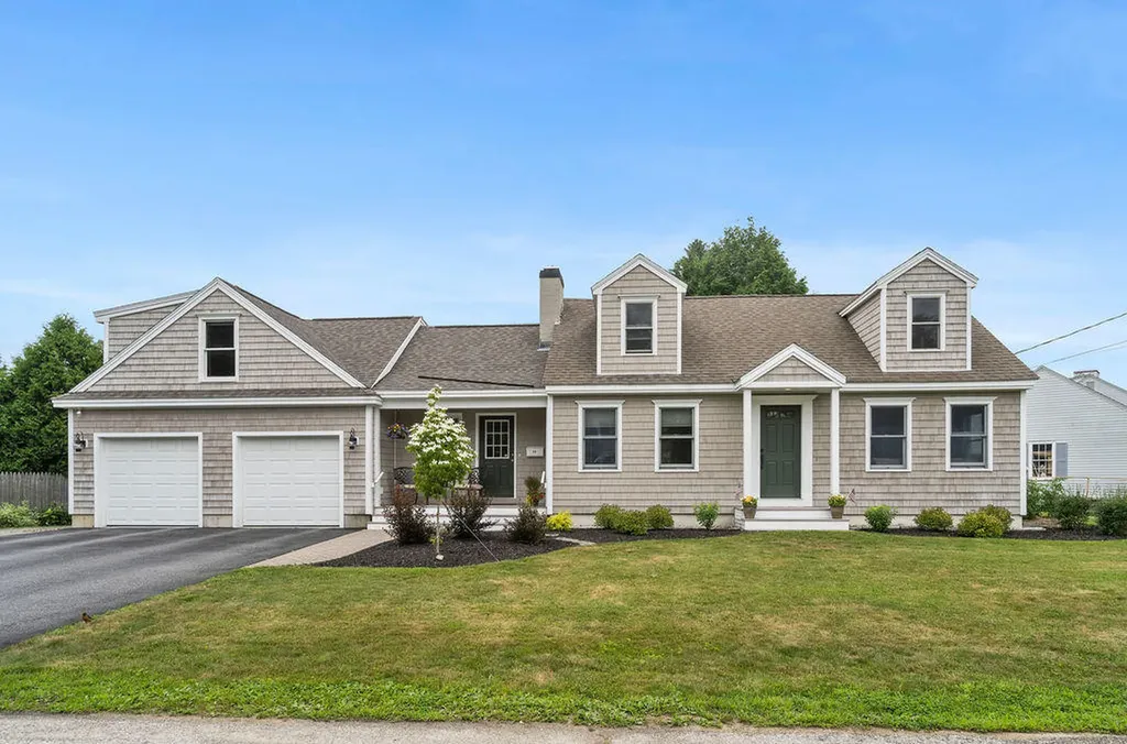 14 Whitney Road Falmouth ME 04105
