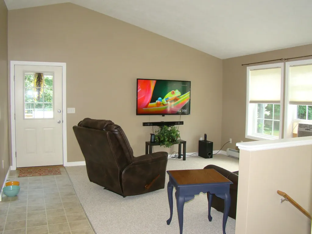 5 Strawberry Lane Poland ME 04274