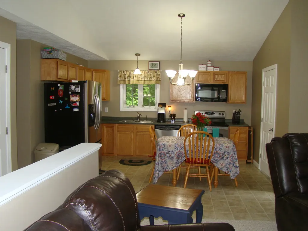 5 Strawberry Lane Poland ME 04274