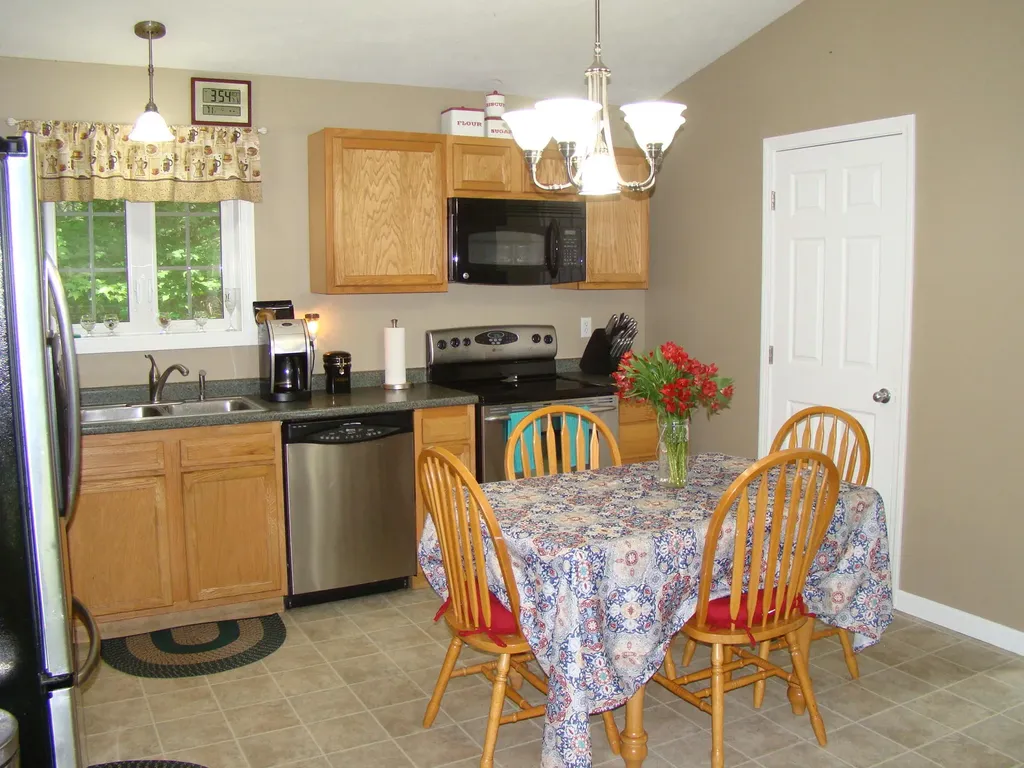 5 Strawberry Lane Poland ME 04274
