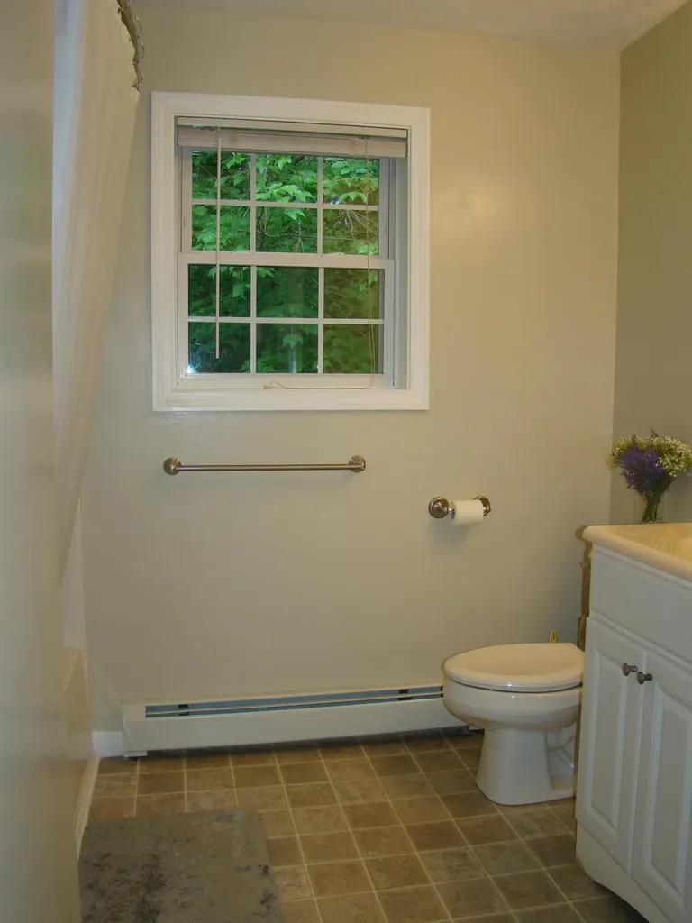5 Strawberry Lane Poland ME 04274