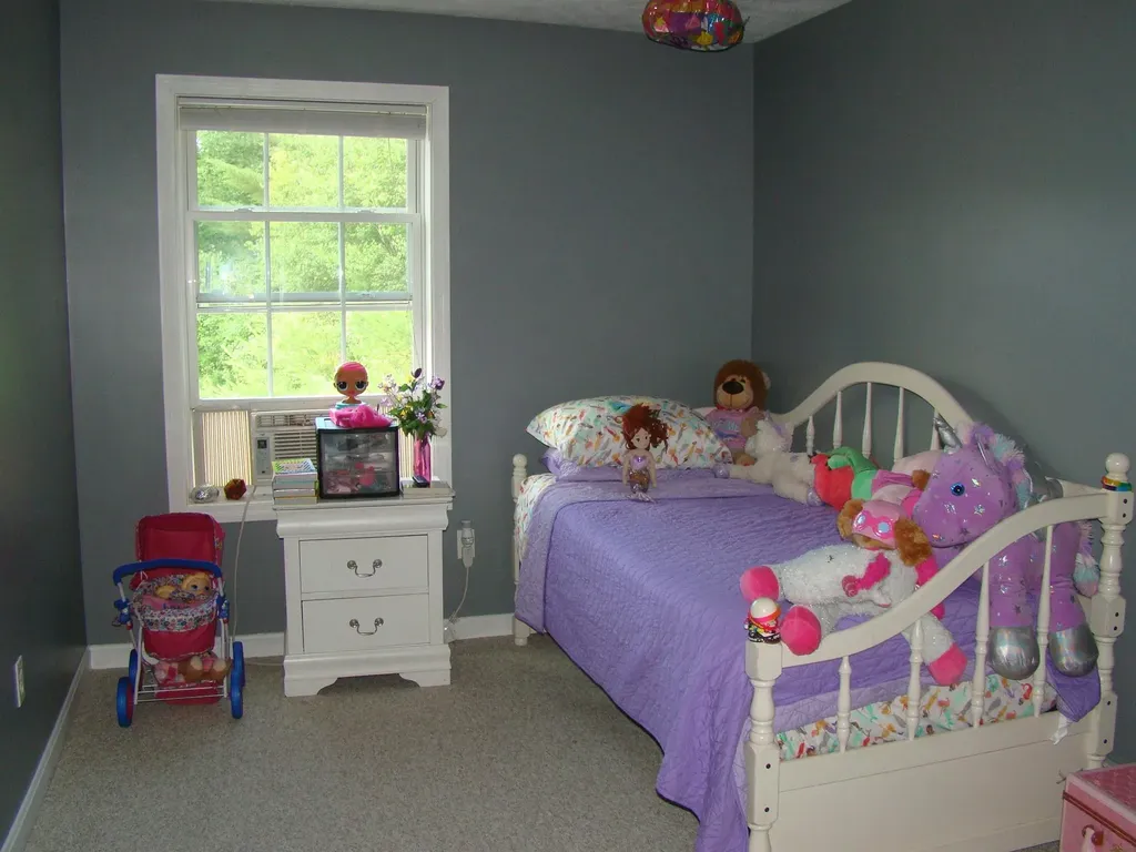 5 Strawberry Lane Poland ME 04274