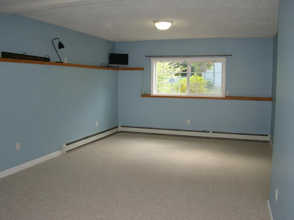 5 Strawberry Lane Poland ME 04274
