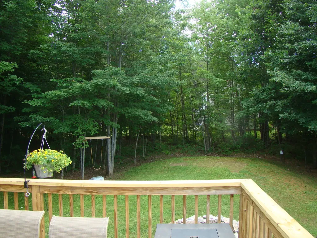 5 Strawberry Lane Poland ME 04274